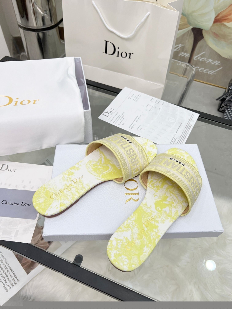 ch**an D*or slippers
